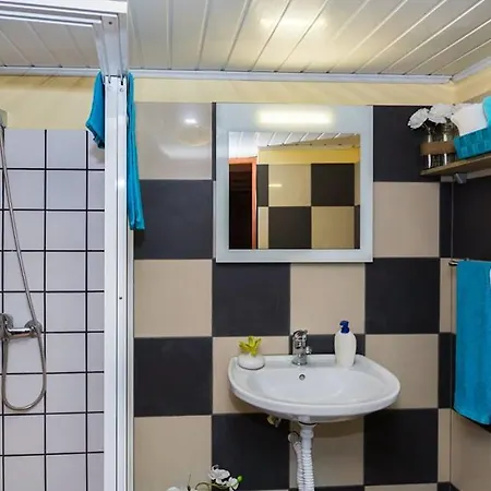 Casa Leonor By Rent2u, Lda *