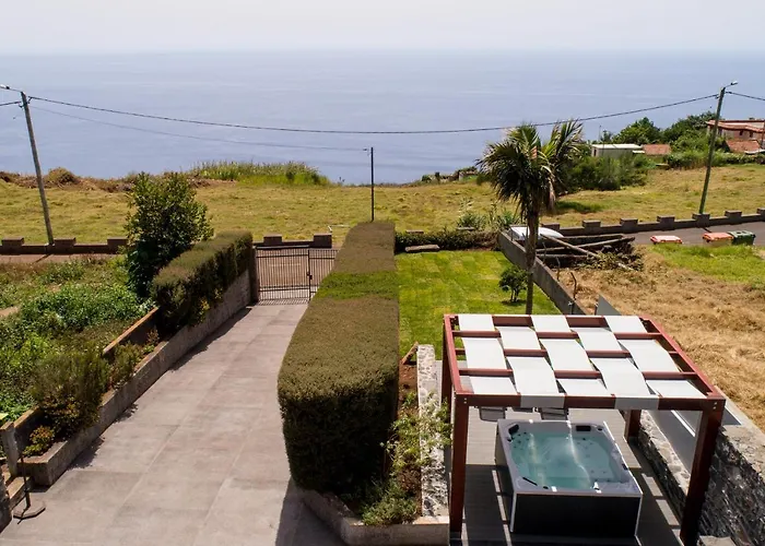 Casa Leonor By Rent2u, Lda * Arco da Calheta (Madeira)