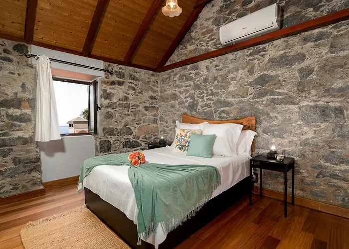 Casa Leonor By Rent2u, Lda Prázdninový dům Arco da Calheta (Madeira)